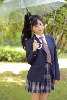 在电梯伦流澡到高潮H男男